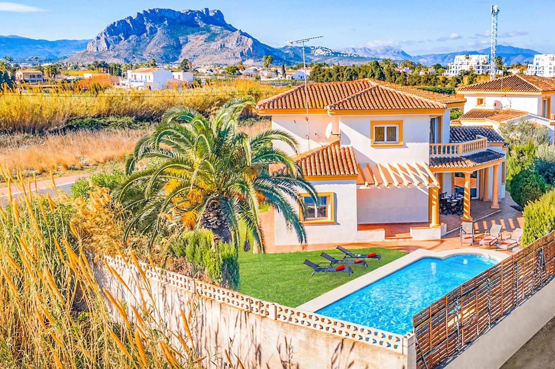 Villa Noguera Mediterraneo By *